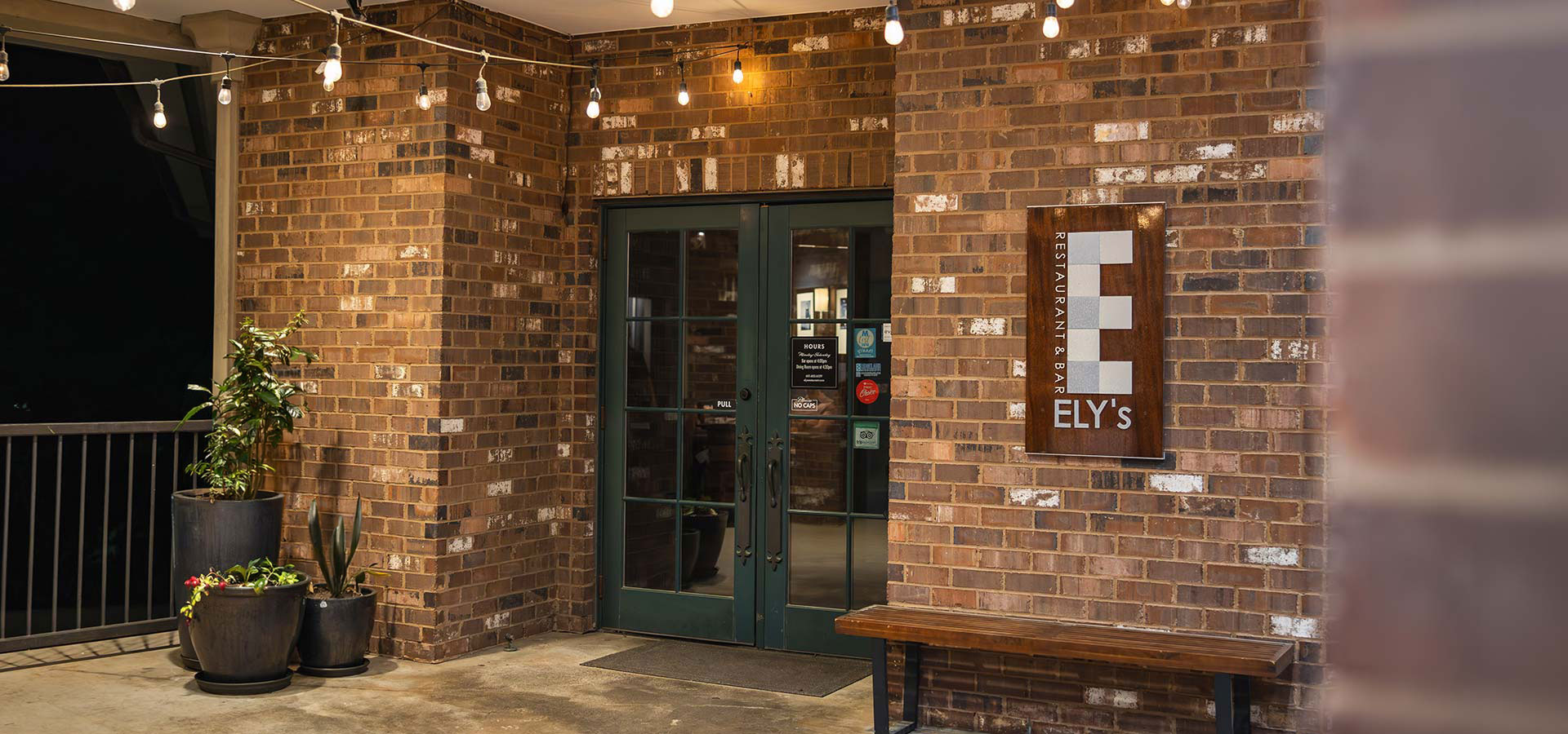 Ely's Restaurant & Bar in Ridgeland, MS